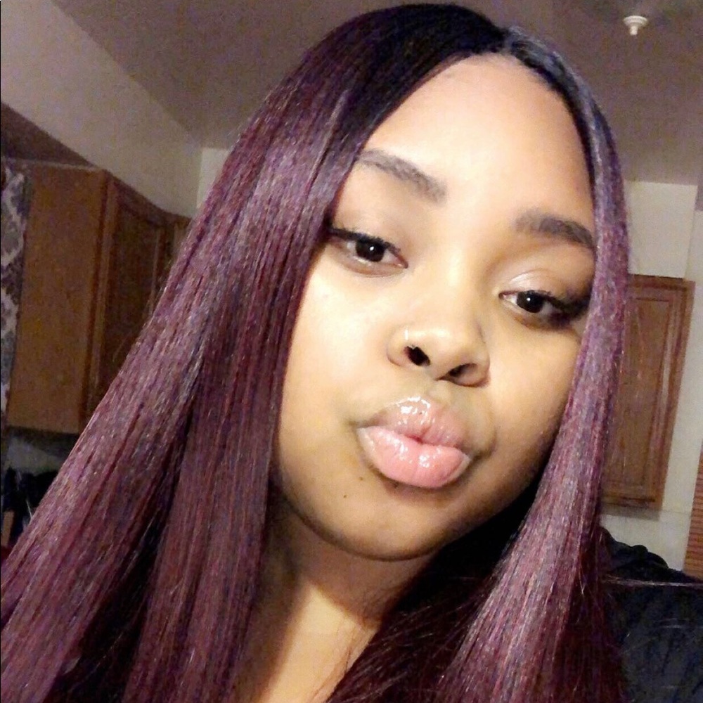 Meet your Posher, De'asia